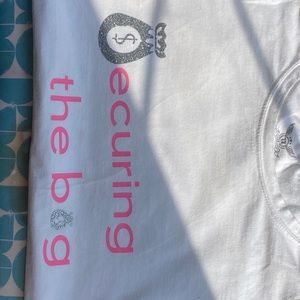 Securing the bag T-shirt